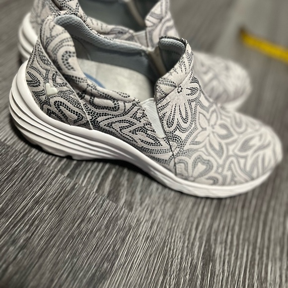 Nurse Mates Black and White Moccasins with Geometric Pattern - Picture 7 of 7